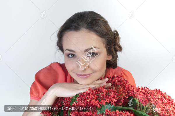 女孩和花