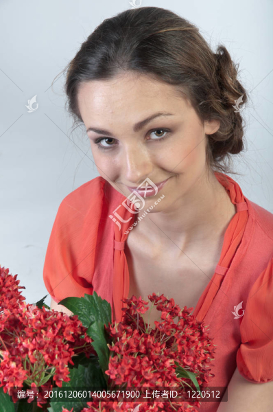 女孩和花