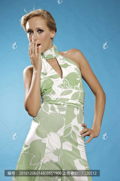 金發(fā)女人