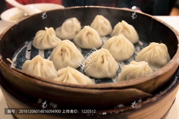 熱氣騰騰的上海餃子