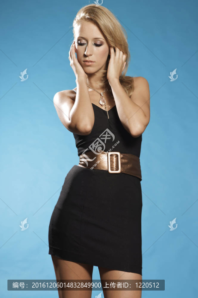 金發(fā)女人
