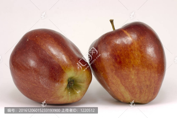 兩個(gè)成熟的紅蘋(píng)果