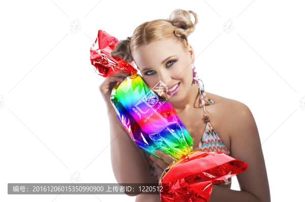 金發(fā)女孩玩糖果玩