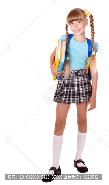 背包捧著書的女生。