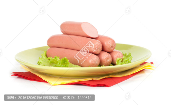 白色背景上的香腸