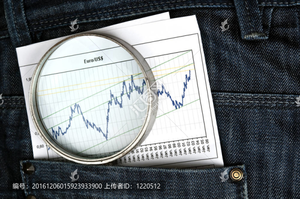 牛仔褲的口袋里