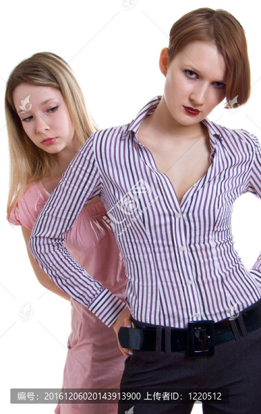 兩個年輕漂亮的女孩