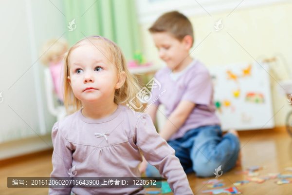 家里兩個孩子
