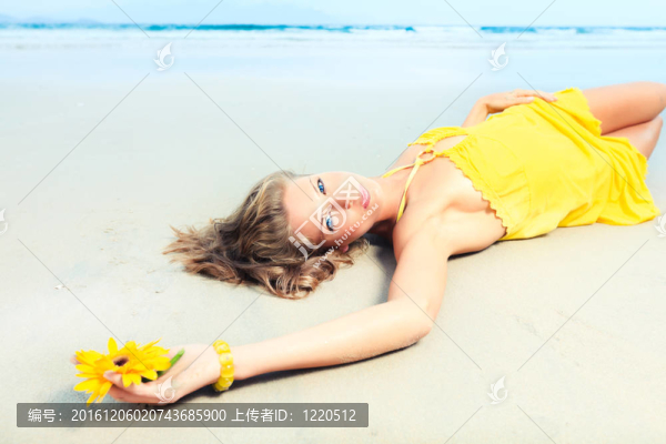 海灘上的女人