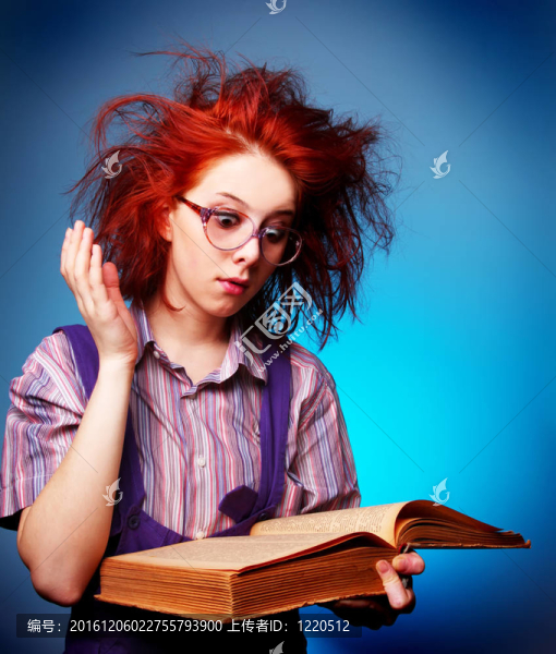 年輕巫師與老魔法書