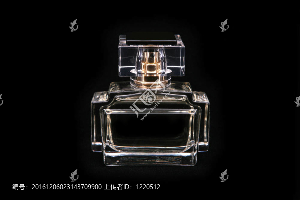黑色香水瓶