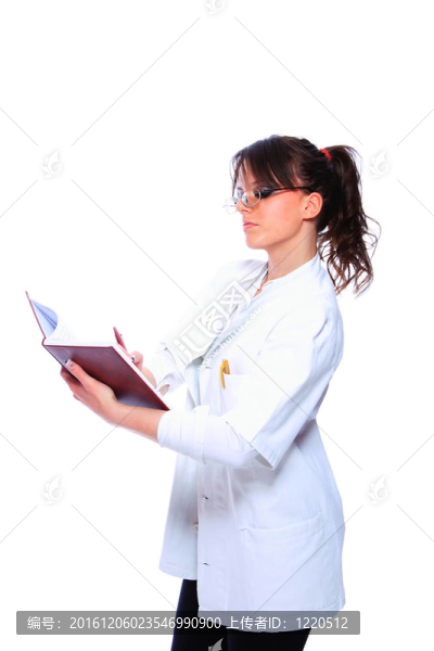 年輕自信的女士擺姿勢