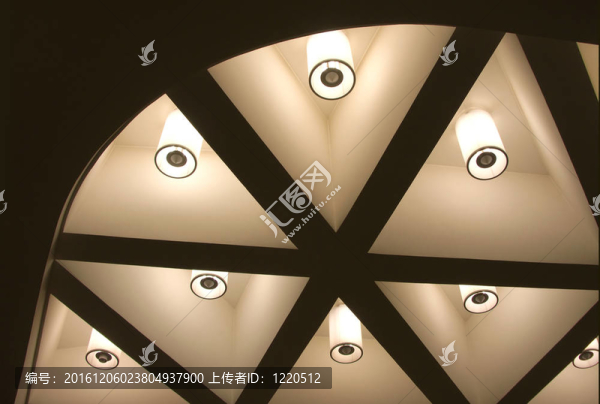 許多電器照明燈籠