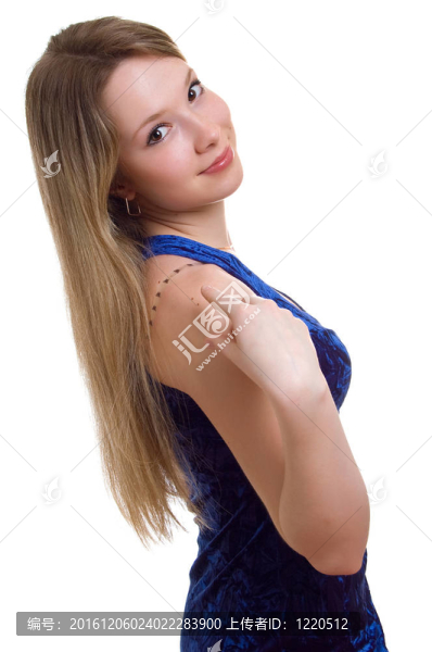 穿著深藍(lán)色連衣裙的漂亮女孩