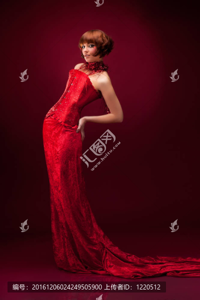 穿紅裙子的漂亮女孩