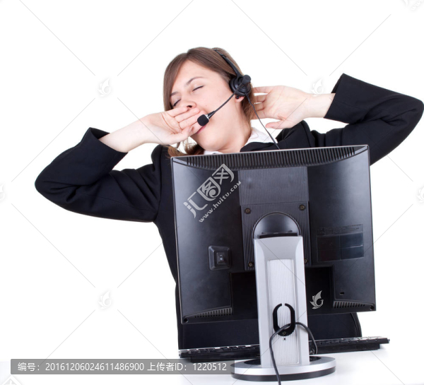 疲倦；困倦的年輕客服人員戴著耳機(jī)；電腦工作；系列