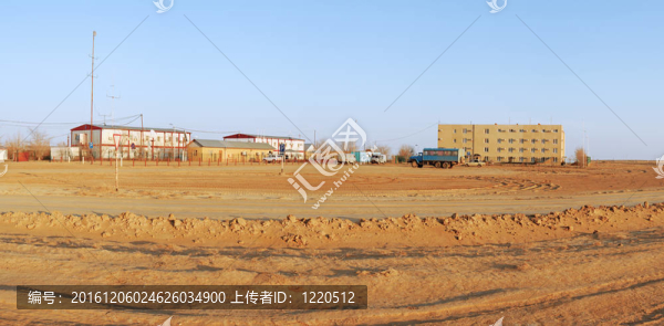 工作轉(zhuǎn)移營觀。日落黃昏。