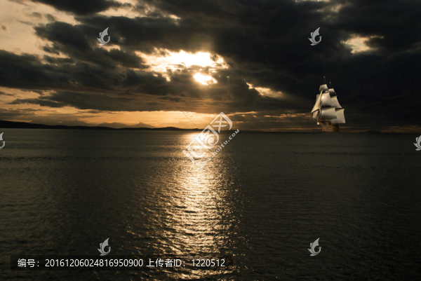 帆船在日落