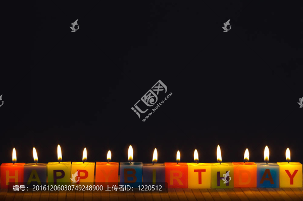 生日快樂(lè)點(diǎn)燃蠟燭