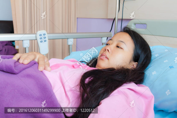 亞洲女性臥床病人