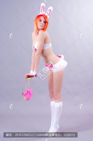 穿兔耳朵內(nèi)褲的女人
