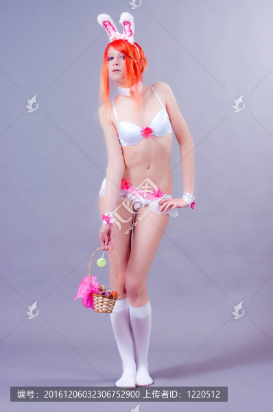 穿兔耳朵內(nèi)褲的女人