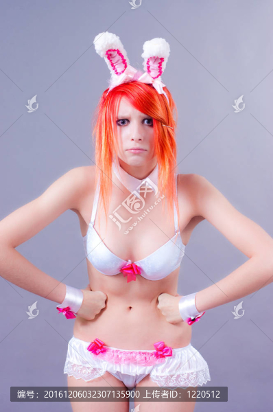 穿兔耳朵內(nèi)褲的女人