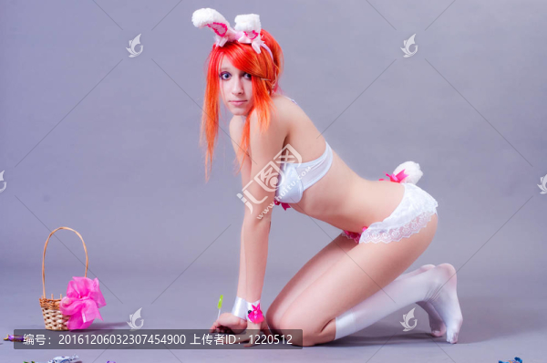 穿兔耳朵內(nèi)褲的女人