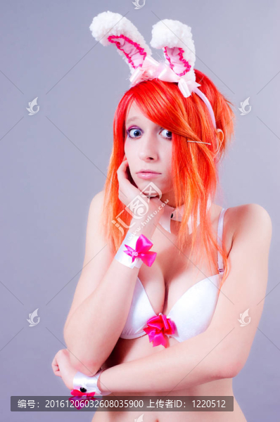 穿兔耳朵內(nèi)褲的女人