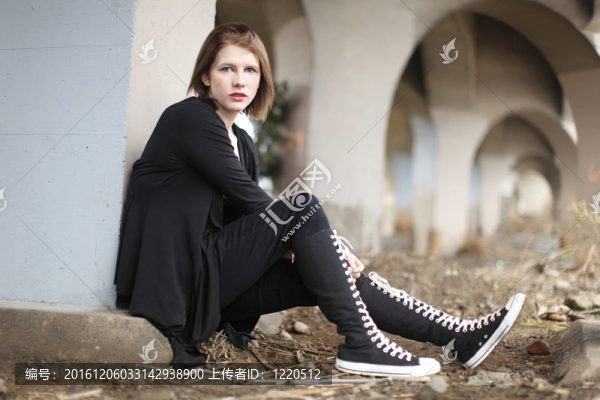 一個(gè)年輕女人的肖像
