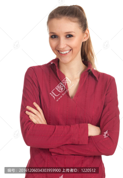 微笑美麗的年輕婦女與交叉武器