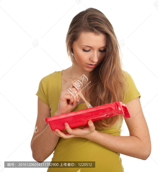 留著金發(fā)的女畫家