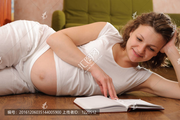 孕婦讀書