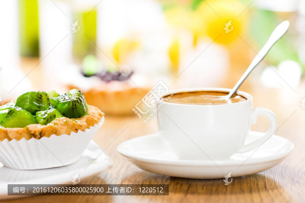 甜點(diǎn)和咖啡