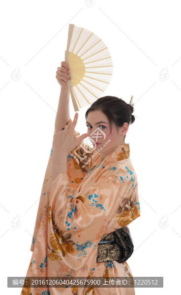 在和服的女孩