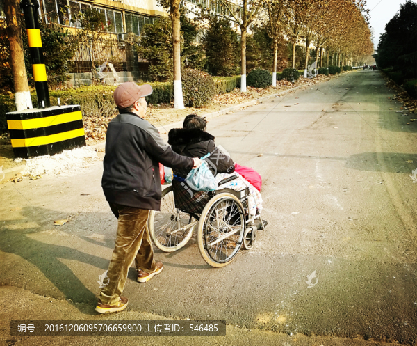老人輪椅,守候