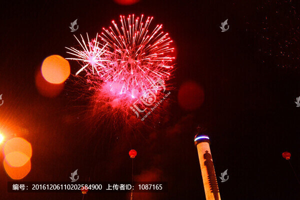 廣場(chǎng)上空的煙花