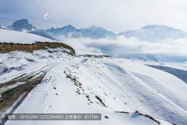 天山山脈積雪