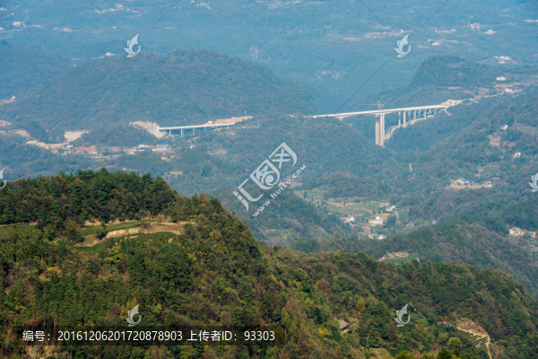 高山