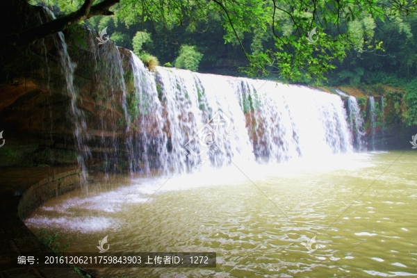 瀑布風(fēng)光
