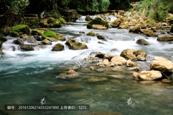 山澗溪流