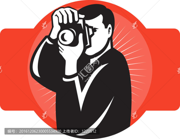 攝影師瞄準(zhǔn)單反相機(jī)前
