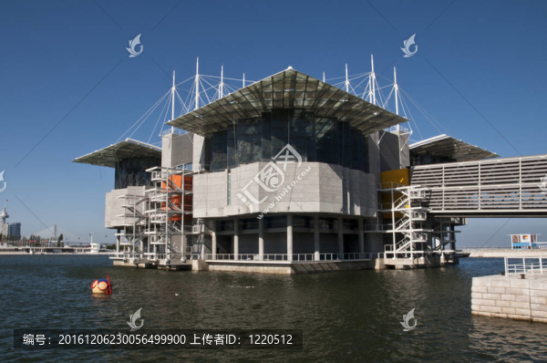 在98世博會(huì)的場(chǎng)地里斯本海洋水族館外景