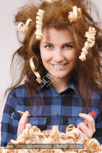 女孩用鉛筆