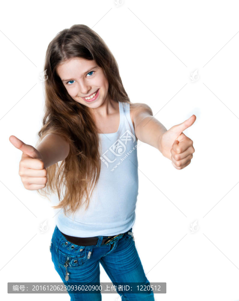 可愛的女孩豎起大拇指