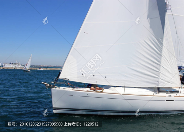 海上帆船