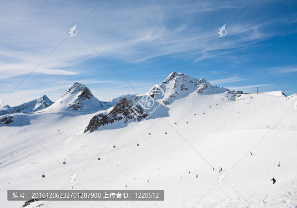 在Solden的滑雪勝地的斜坡。奧地利