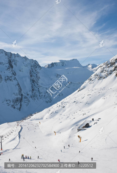 在Solden的滑雪勝地的斜坡。奧地利