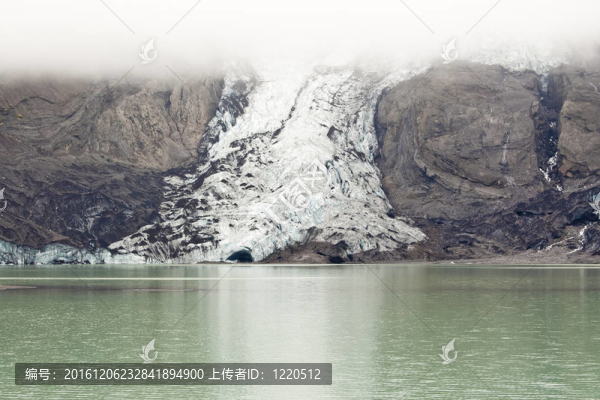 埃亞菲亞德拉火山湖（冰島）