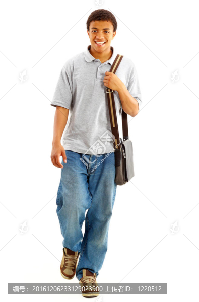 一個憂郁的年輕人的工作室圖片；白色隔離